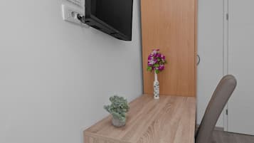 Habitación individual, baño compartido | Insonorización, wifi gratis y ropa de cama