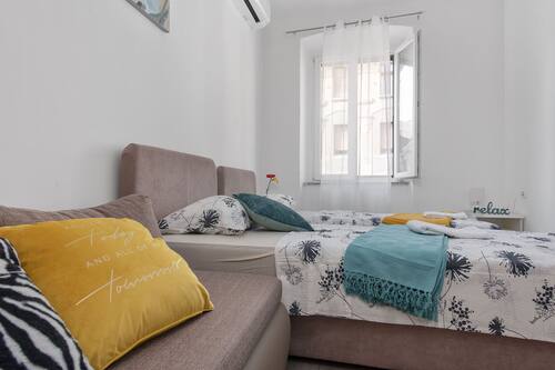 Habitación económica con 1 cama doble o 2 individuales, baño compartido | Sistema de insonorización, wifi gratis, ropa de cama