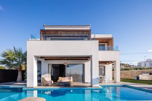 A heated pool - Feyre Boutique Mansion-Echoes of the Sea by etouri (Rethymno)