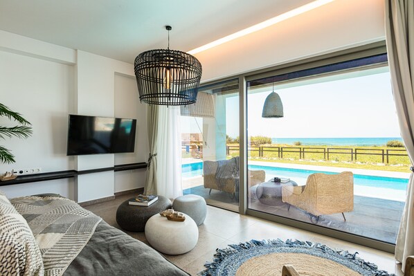 تلفزيون، كُتُب، ستيريو