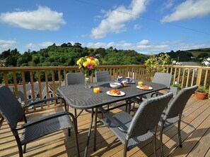 Balcony - Peaceful Holiday Home in Kingswear Devon With Terrace (Dartmouth)