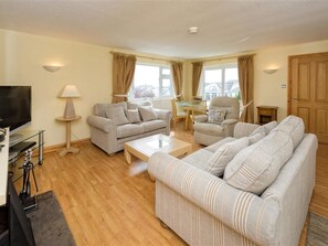 Living room - A Comfortable Stay in This House Near Abersoch and Snowdonia National Park (Pwllheli)