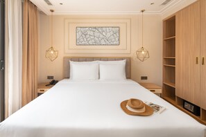 Minibar, Zimmersafe, individuell dekoriert, individuell eingerichtet