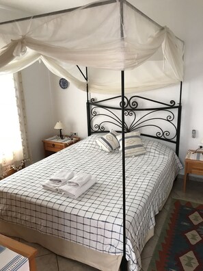 1 bedroom, in-room safe, iron/ironing board, travel cot