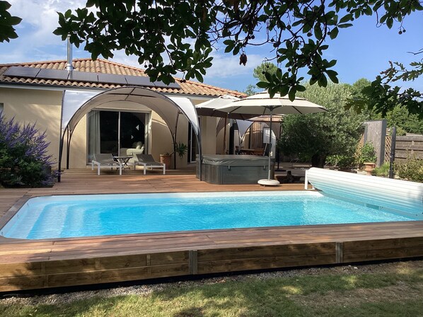 Piscine extérieure, piscine chauffée