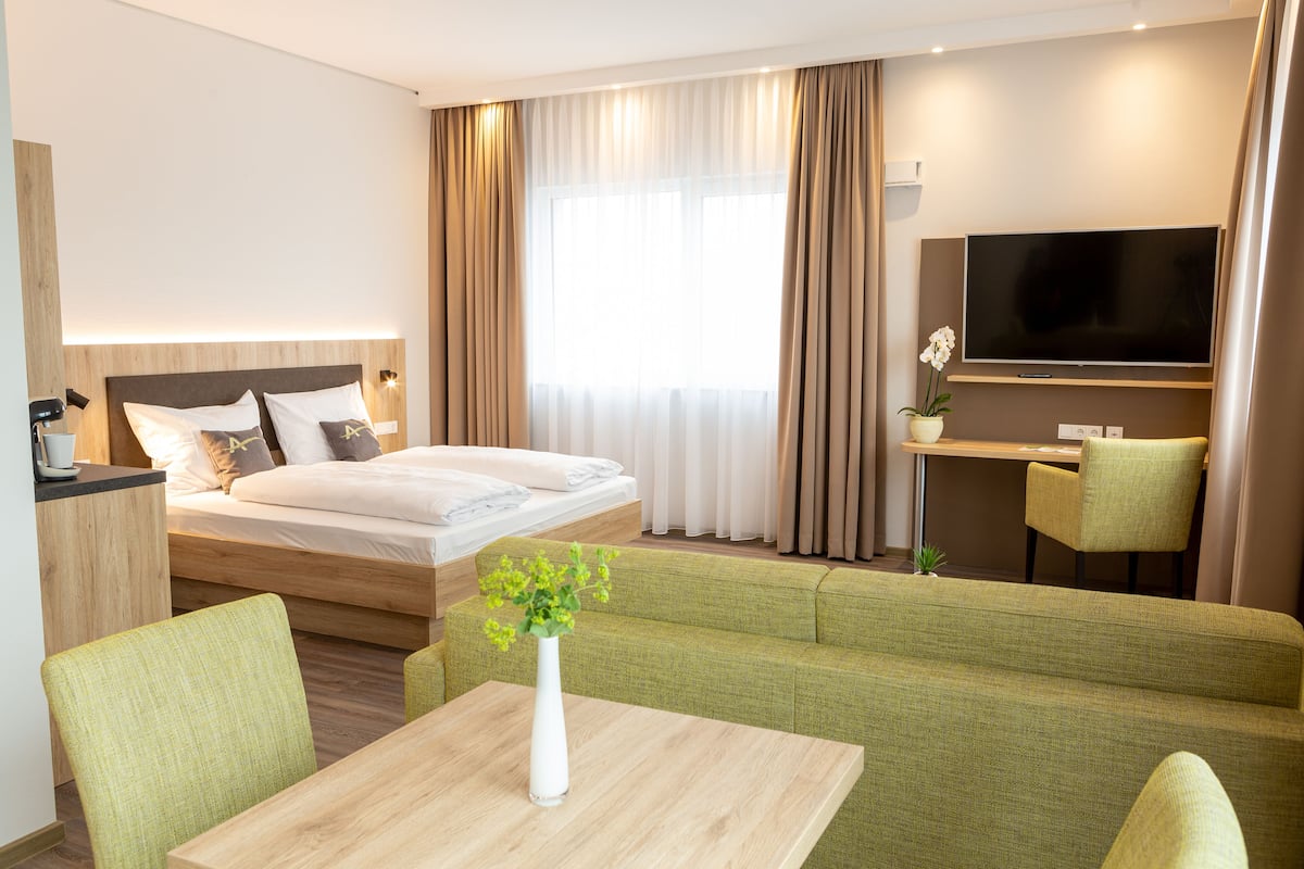 Junior Suite, Patio | 1 bedroom, desk, soundproofing, free WiFi