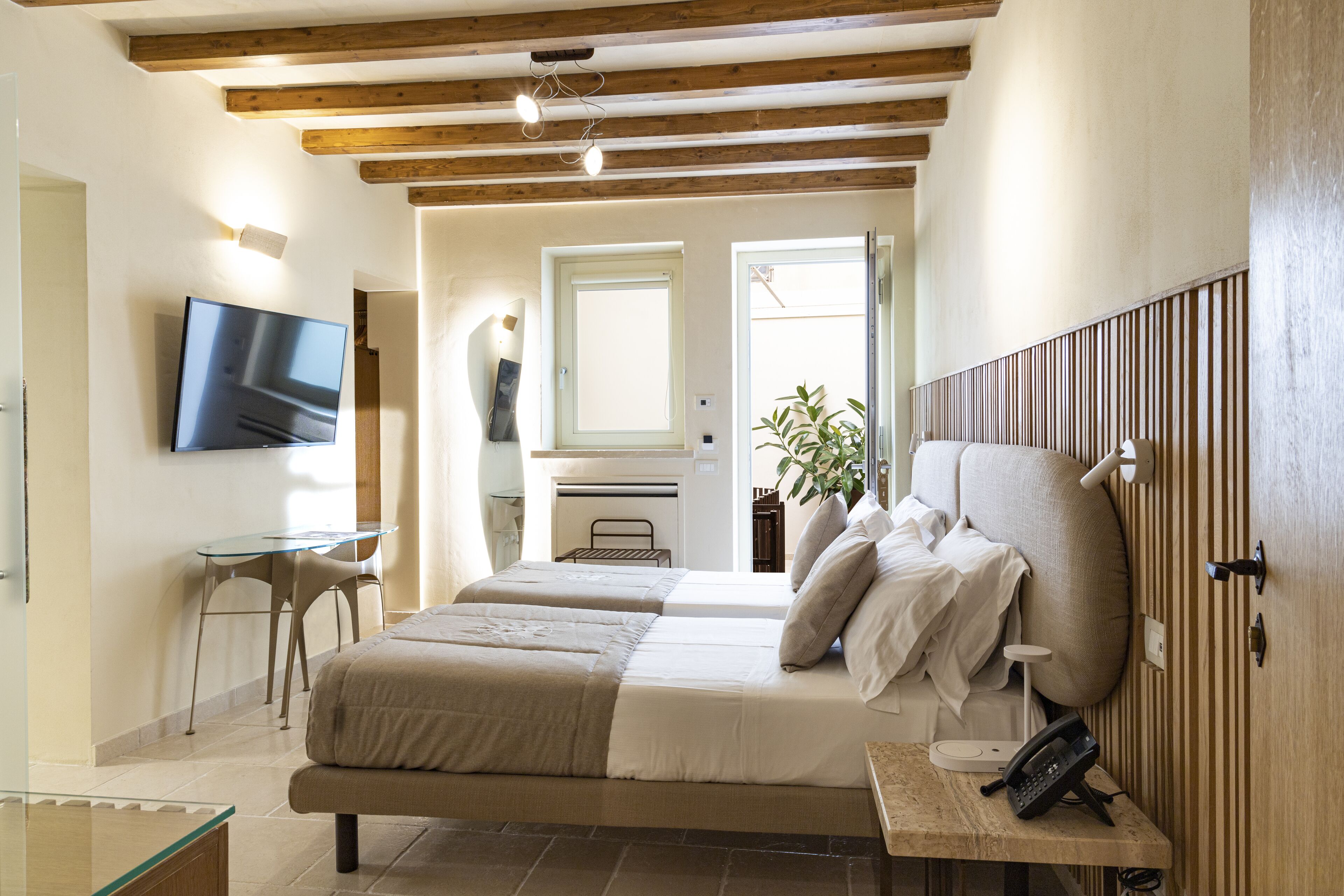 classic room | 1 bedroom, egyptian cotton sheets, premium bedding, minibar