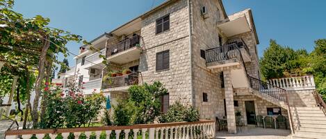 Fachada del alojamiento