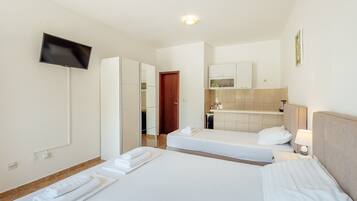 Studio Apartment, Balcony | Wi-Fi gratis dan seprai linen