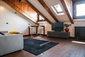TV - La Finestra sul lago luxurious apartment furnished (Verbania)