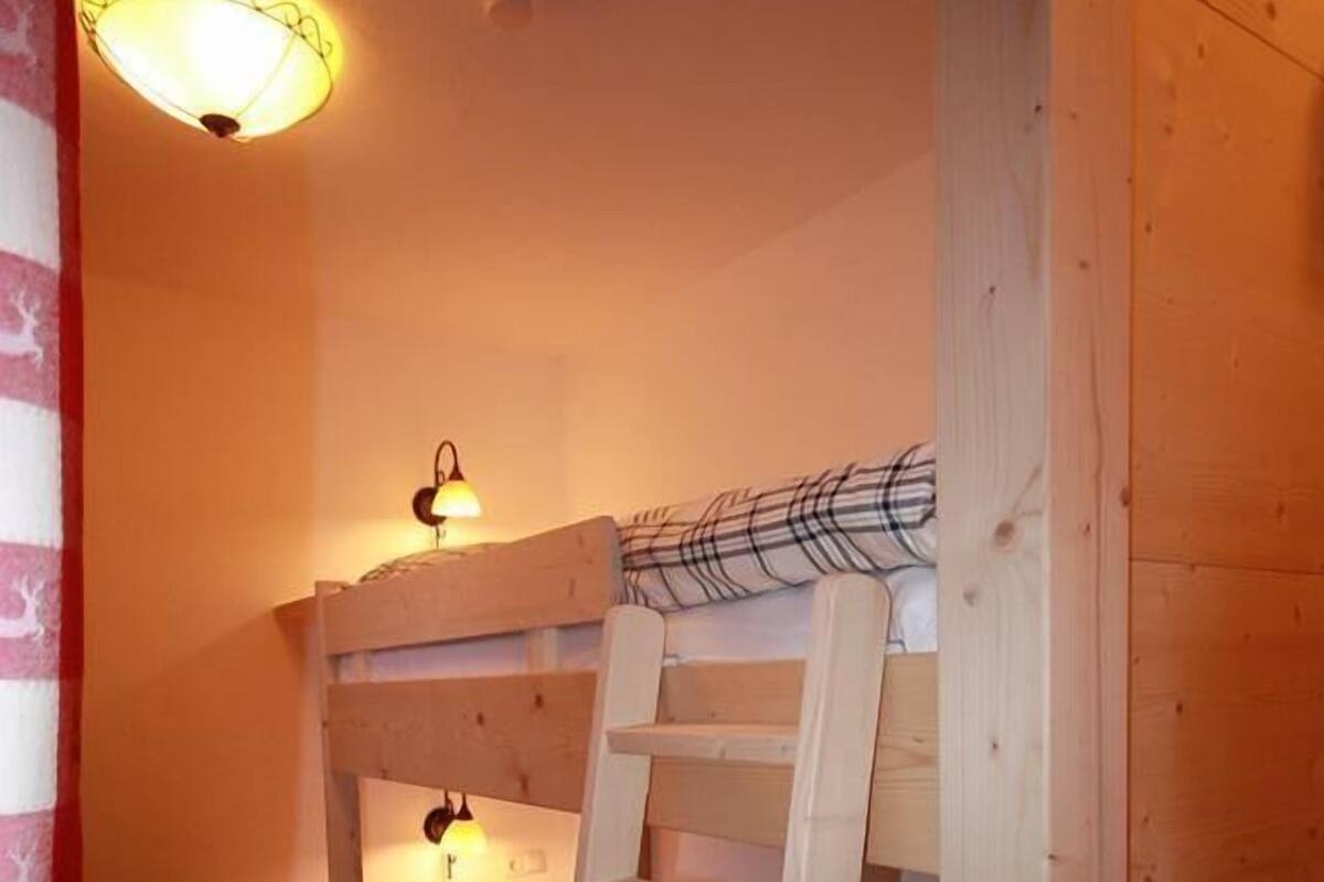 Double Room (Bunk Bed) | Free WiFi