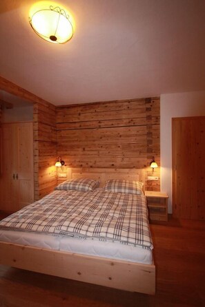 Chambre Familiale, balcon | Wi-Fi gratuit