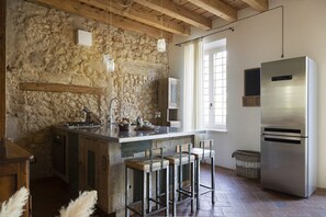 Kühlschrank, Ofen, Herdplatte, Geschirrspüler