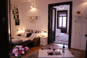 2 bedrooms, iron/ironing board, WiFi, bed sheets