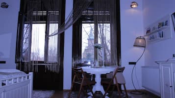 2 chambres, fer et planche à repasser, Wi-Fi, draps fournis