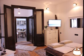 2 makuuhuonetta, silitysrauta/-lauta, Wi-Fi, vuodevaatteet