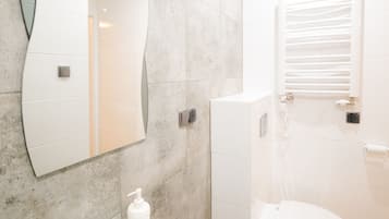Quadruple Room | Bilik Mandi