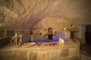 Bañera de hidromasaje privada