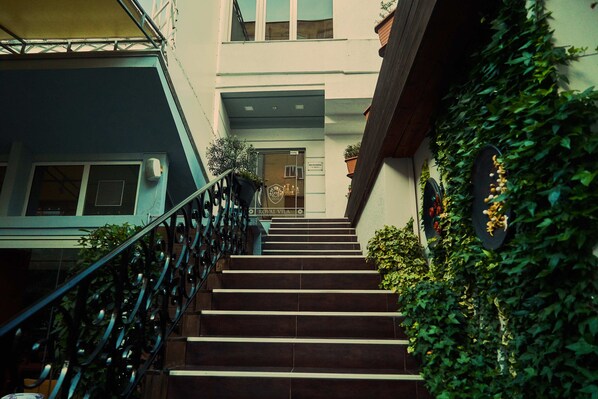 Exterior - Royal Vila Hotel (Tirana)