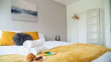 Rumah | 2 kamar tidur, setrika/meja setrika, Wi-Fi gratis, dan seprai linen