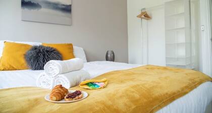 Contractorscleancharming 2-bed House in Coventry