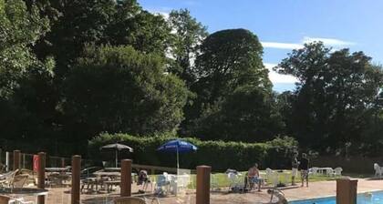 Upper Lake Chalet , Dog and Pet Friendly
