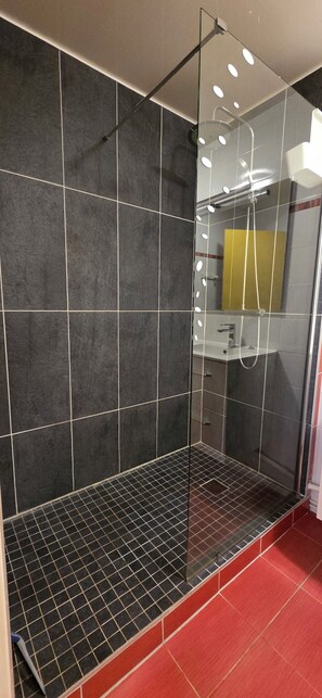 Dusch och toalettpapper