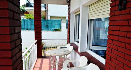 AFRODITA. Maison avec deux appartements indépendants.