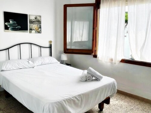 Afrodita. House with two independent apartments.