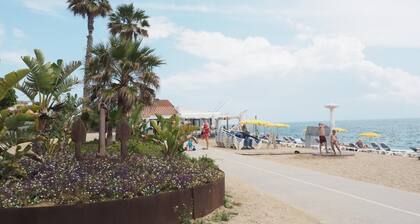 NINFA. Flat with balcony perfect for families with children. Sea views Free wifi