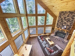 TV, fireplace