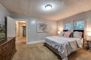 3 bedrooms, iron/ironing board, free WiFi, bed sheets