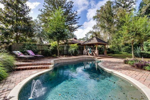 Private Pool |1/2 Acre Wooded Lot |Feels Like an Authentic English Cottage |Fenced |Dogs Ok |3 Bikes