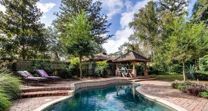 Private Pool |1/2 Acre Wooded Lot |Feels Like an Authentic English Cottage |Fenced |Dogs Ok |3 Bikes