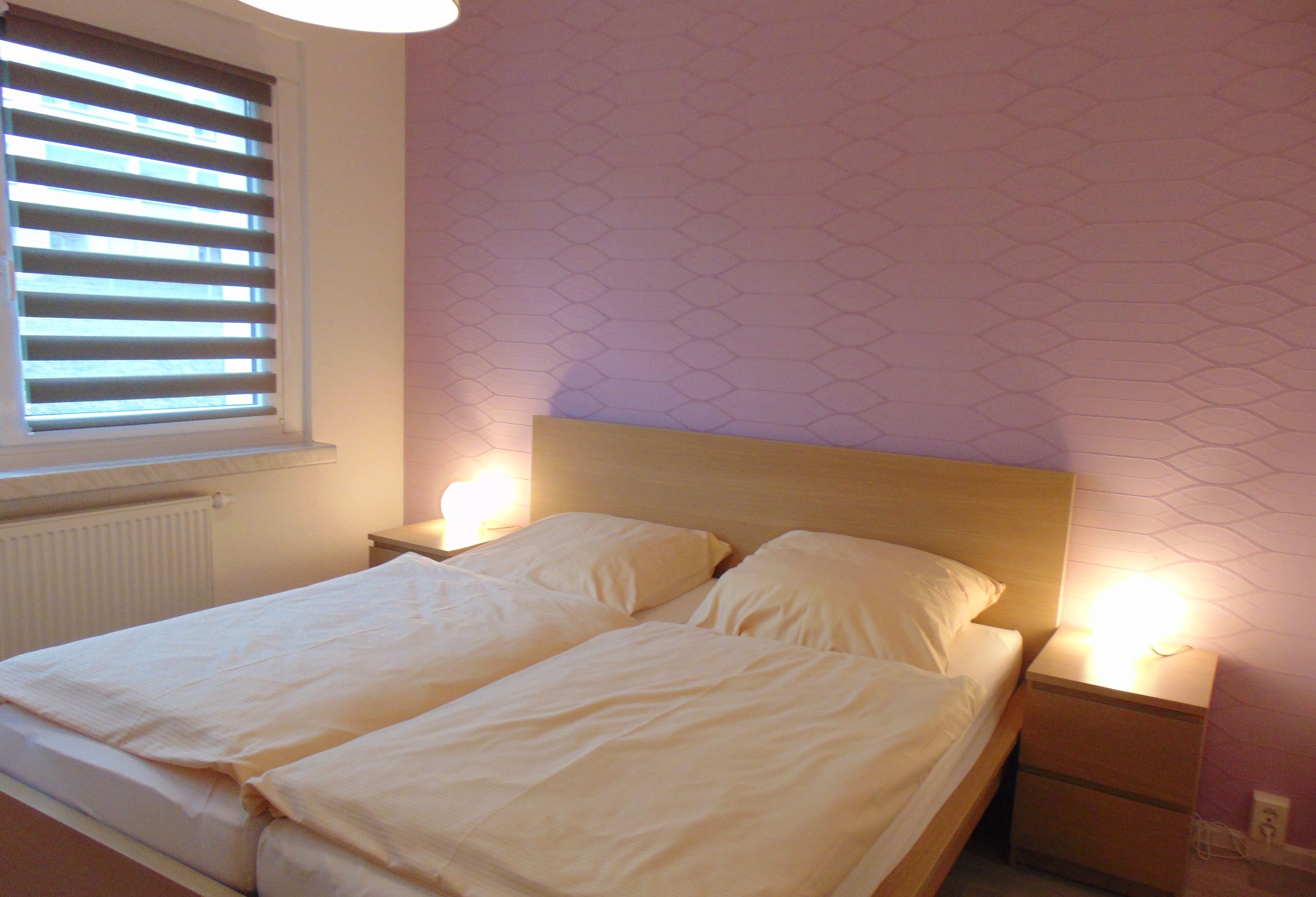 2 bedrooms, travel crib, free WiFi