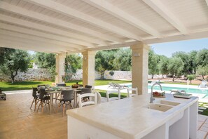 Villa, 4 Bedrooms | Terrace/patio