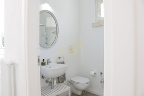 Villa, 4 Bedrooms | Bathroom