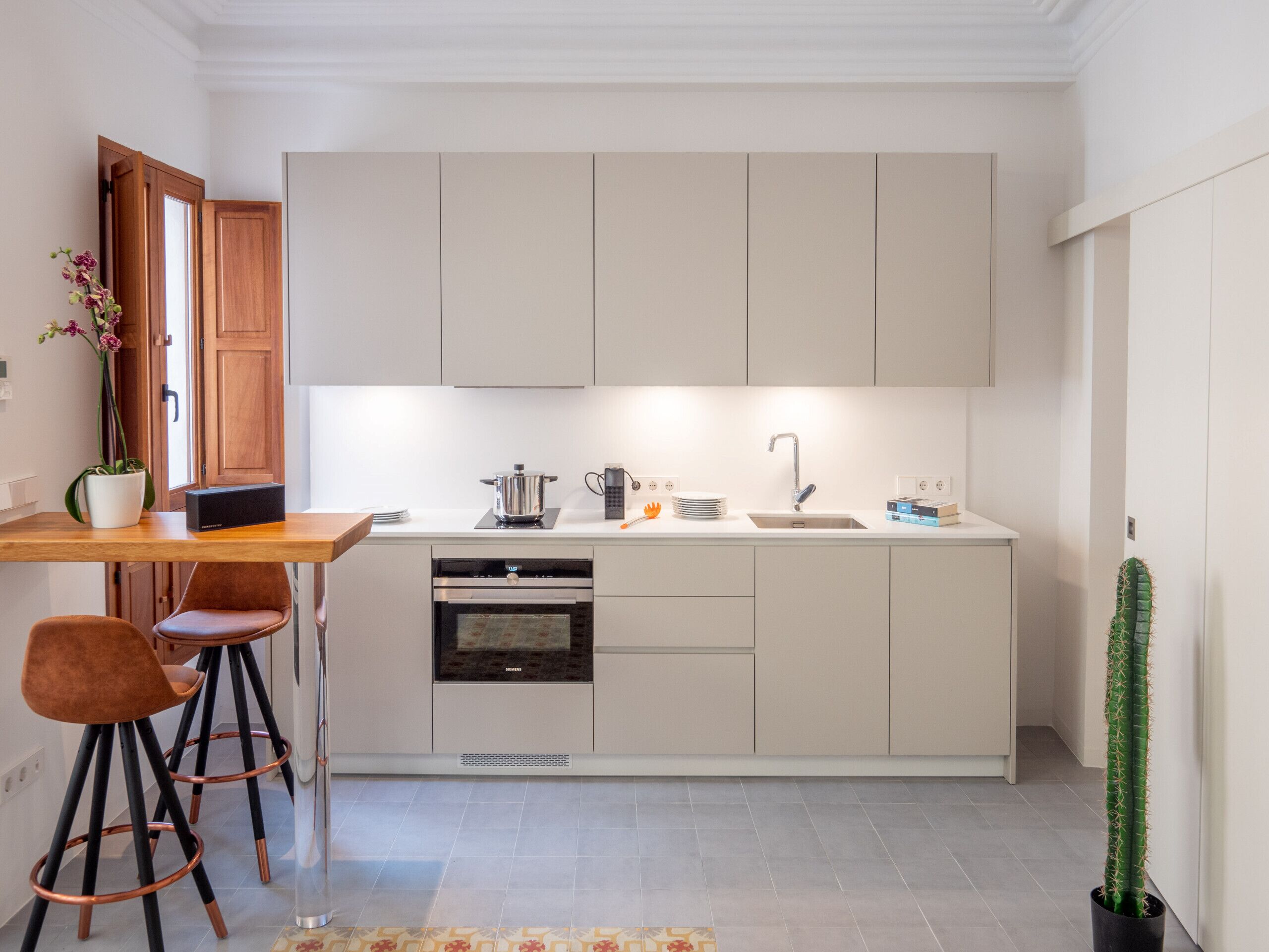 Refrigerador, microondas, horno y lavavajillas 