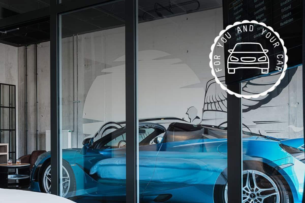 Design Studio Car | 高級寢具、羽絨被、客房內保險箱、筆電工作空間