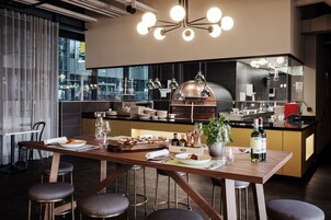 Der serveres morgenmad, frokost og aftensmad