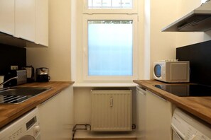 Fridge, microwave, oven, coffee/tea maker