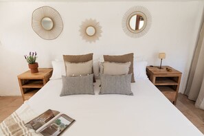 3 bedrooms, in-room safe, iron/ironing board, free WiFi - Stuning views´s villa with pool close to beach and Ibiza (Nuestra Sra de Jesus)