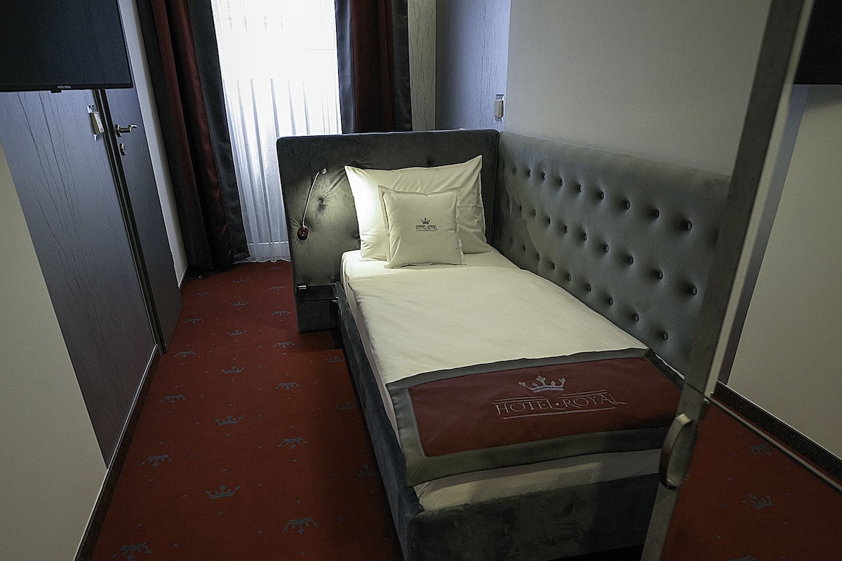 Singola Business | Biancheria da letto di alta qualità, minibar, una cassaforte in camera