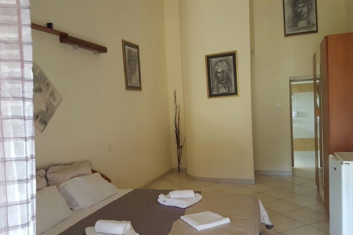 Camera familiare | Una scrivania, ferro/asse da stiro, Wi-Fi gratuito, lenzuola