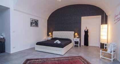 B&B Turin Très Chic. In the historic center with its own entrance