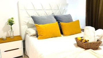 1 slaapkamer, een strijkplank/strijkijzer, gratis wifi, beddengoed