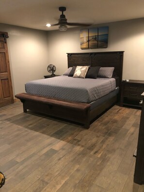 7 bedrooms, iron/ironing board, WiFi, bed sheets