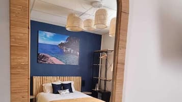 Classic Double Room | 1 bedroom, minibar, individually decorated, individually furnished