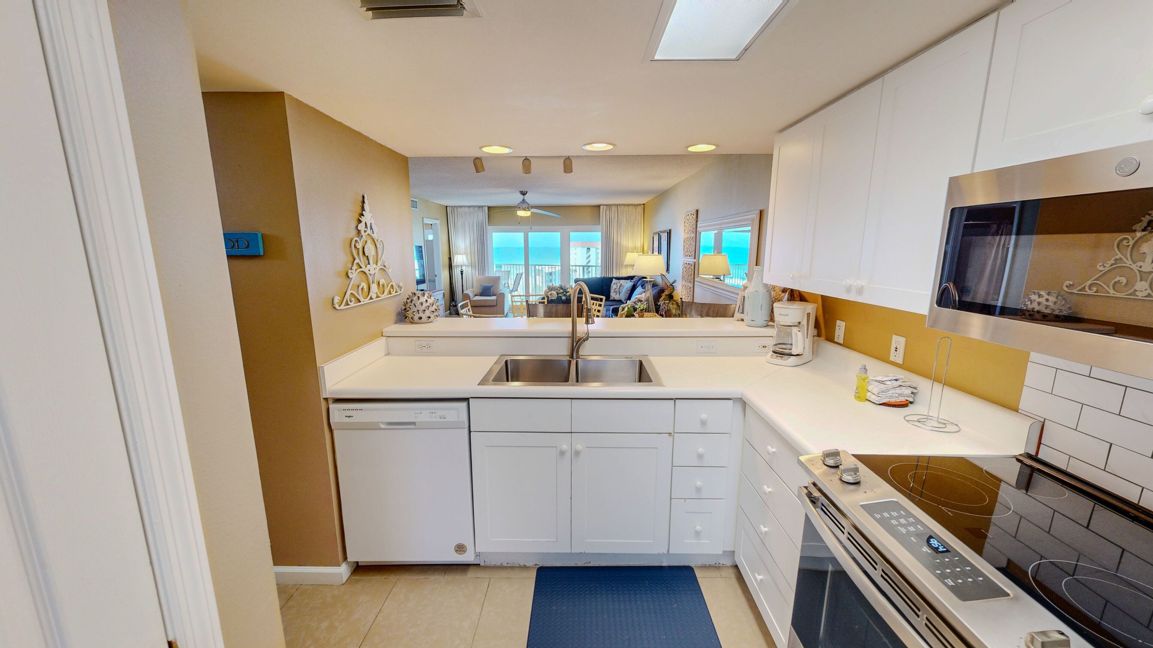 Condo, 2 quartos | Cozinha privada | Cafeteira/chaleira, geladeira, torradeira