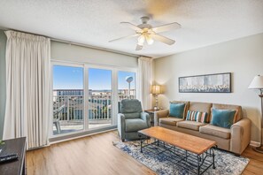 Condo, 3 Bedrooms | Interior